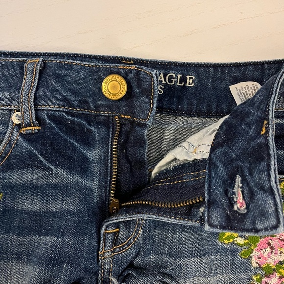 American Eagle Floral Embroidered Denim Shorts - Picture 6 of 8